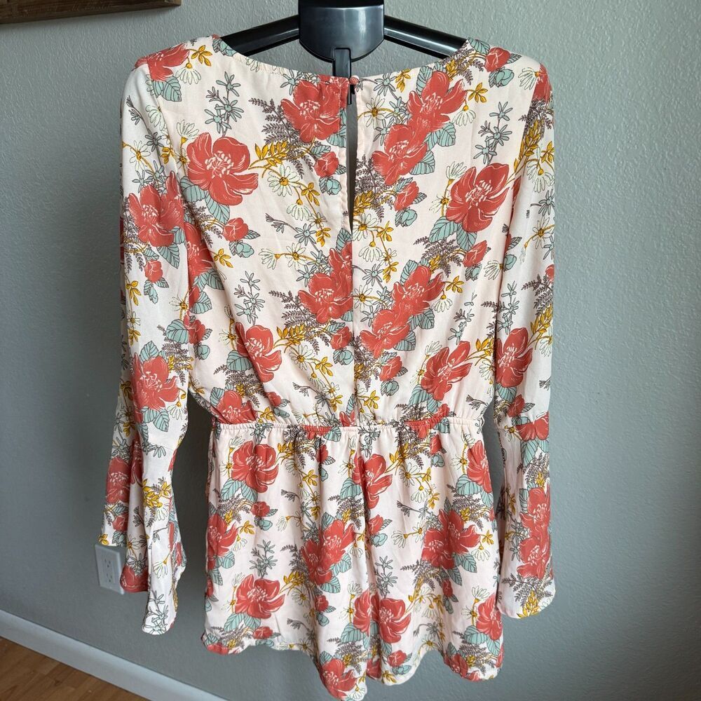 Lulu’s Always Thriving Blush Pink Floral Print Bell Sleeve Romper Coral Size M - Picture 3 of 5